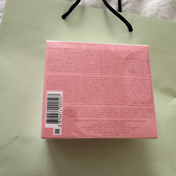 Prada
Paradoxe Virtual Flower Eau de Parfum 3oz - Picture 4 of 4